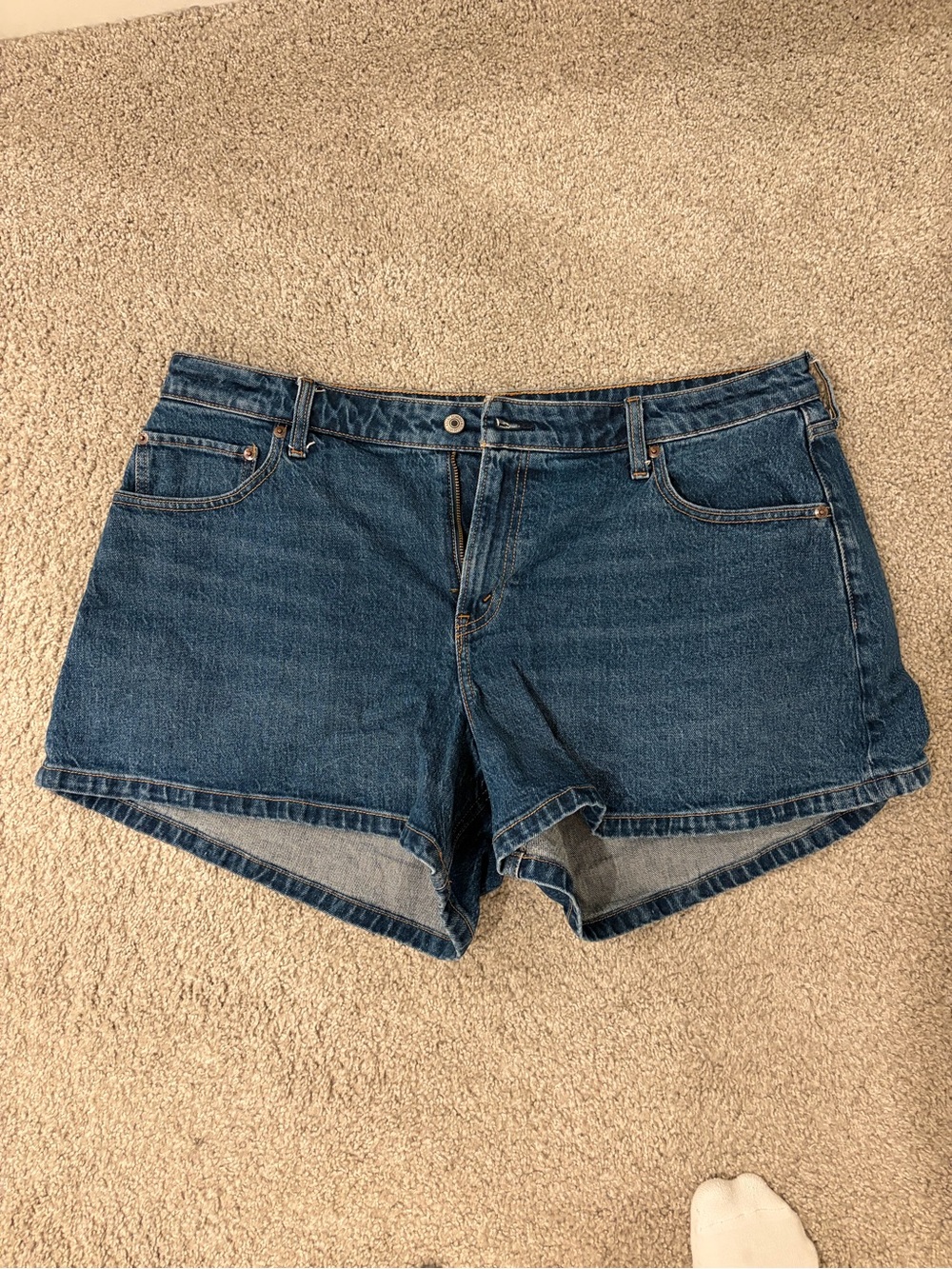 Abercrombie & Fitch Dark Blue curv love shorts size 33